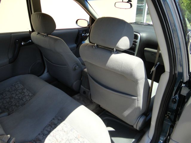 2004 Saturn L300 W/leather