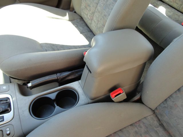 2004 Saturn L300 W/leather