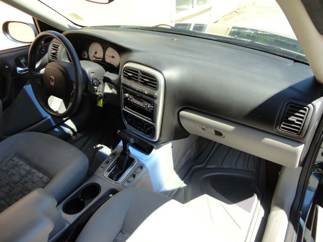 2004 Saturn L300 W/leather
