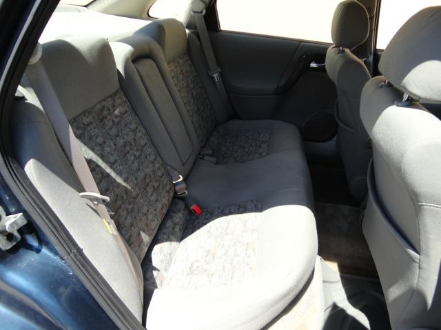 2004 Saturn L300 W/leather