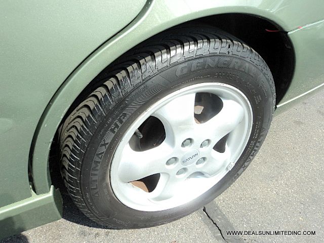 2004 Saturn L300 Eddie Bauer - 4WD