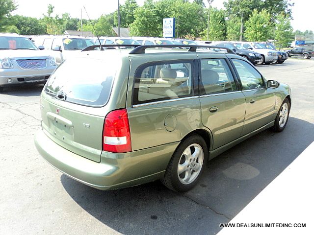 2004 Saturn L300 Eddie Bauer - 4WD