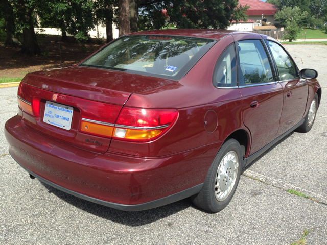2001 Saturn L Series Blk Ext With Silver Trin