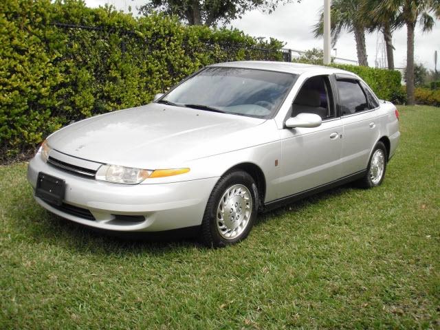 2001 Saturn L Series 2WD Eddie Bauer