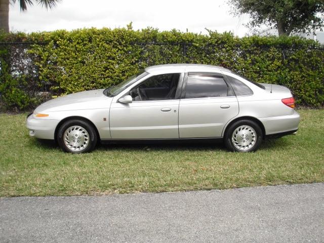 2001 Saturn L Series 2WD Eddie Bauer