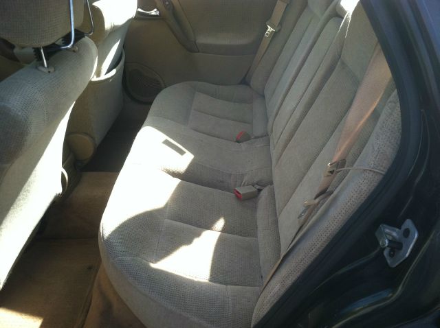 2001 Saturn L Series Unknown