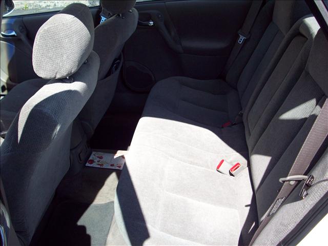 2001 Saturn L Series Unknown