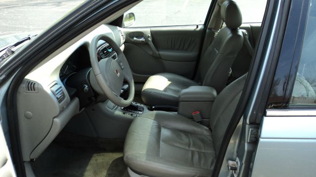 2001 Saturn L Series 2WD Eddie Bauer