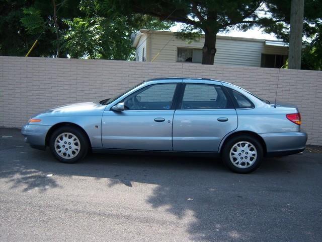 2002 Saturn L Series 2WD Eddie Bauer