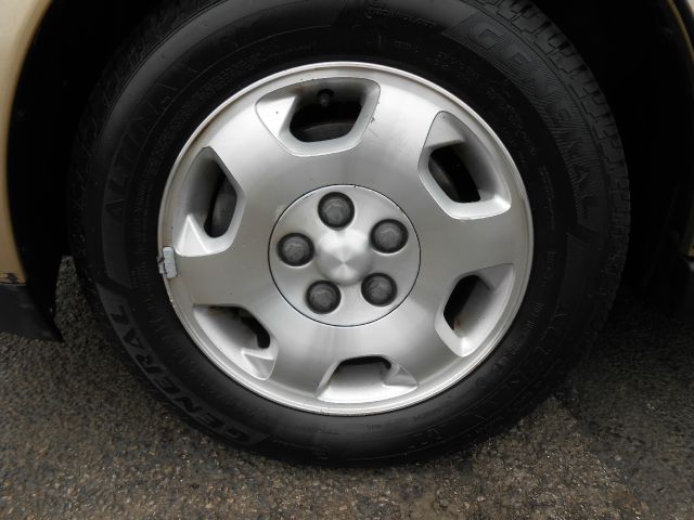 2002 Saturn L Series 2