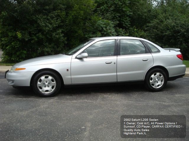 2002 Saturn L Series Blk Ext With Silver Trin