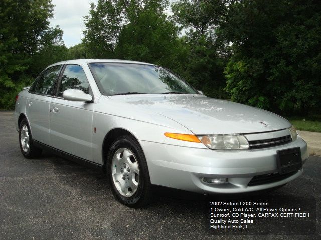 2002 Saturn L Series Blk Ext With Silver Trin