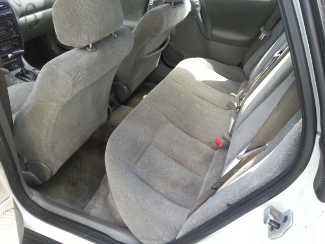 2002 Saturn L Series 2WD Eddie Bauer