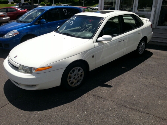2002 Saturn L Series 2WD Eddie Bauer