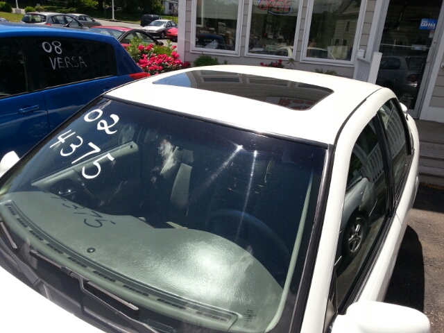 2002 Saturn L Series 2WD Eddie Bauer