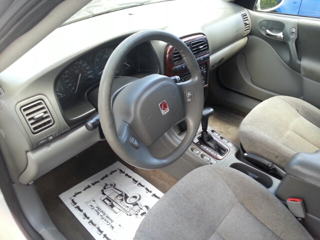 2002 Saturn L Series 2WD Eddie Bauer