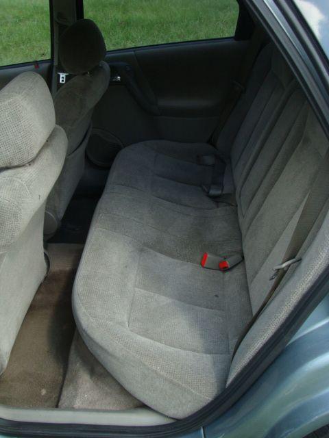 2002 Saturn L Series Unknown