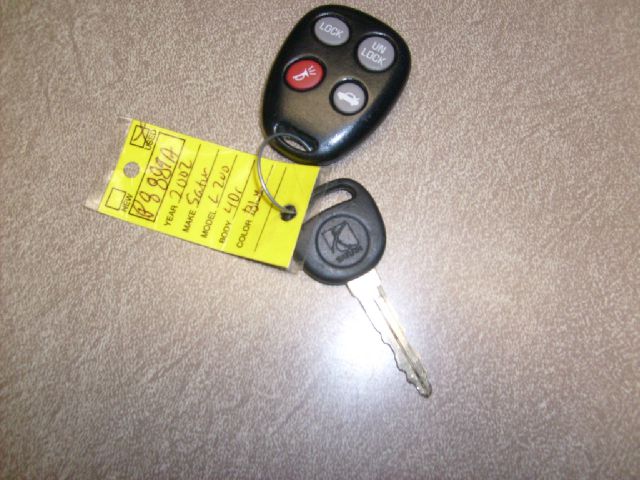 2002 Saturn L Series 2WD Eddie Bauer