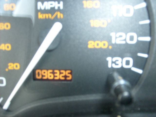 2002 Saturn L Series 2WD Eddie Bauer