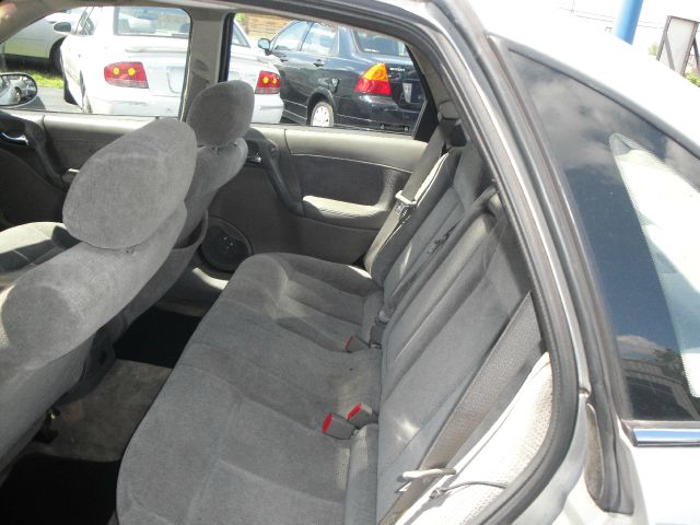 2002 Saturn L Series 2WD Eddie Bauer