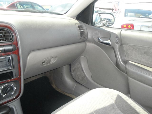 2002 Saturn L Series 2WD Eddie Bauer