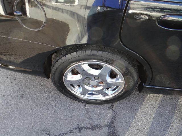 2003 Saturn L Series 2WD Eddie Bauer