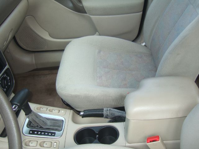 2003 Saturn L Series 2WD Eddie Bauer