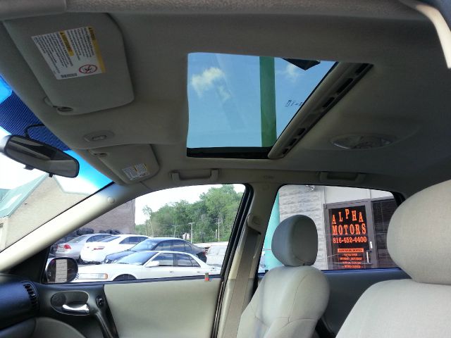 2003 Saturn L Series 2WD Eddie Bauer