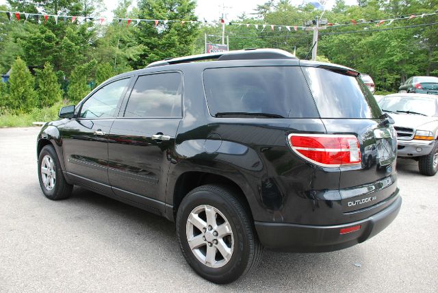 2008 Saturn Outlook 4WD 4dr VP