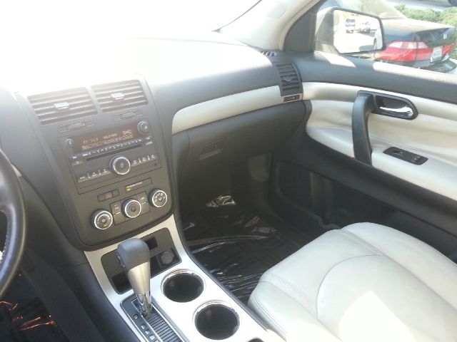 2008 Saturn Outlook 4WD 4dr VP