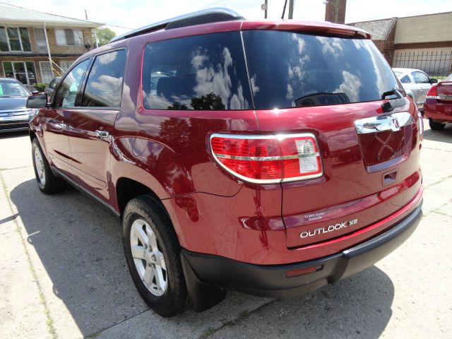 2009 Saturn Outlook 4WD 4dr VP