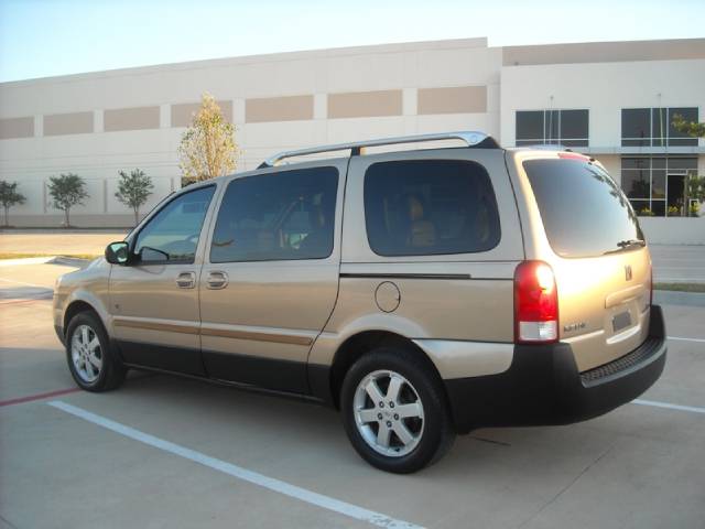 2005 Saturn Relay SC2 Auto