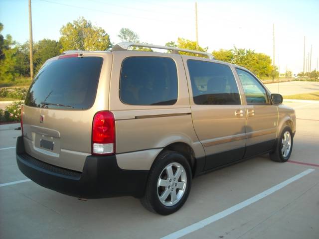 2005 Saturn Relay SC2 Auto