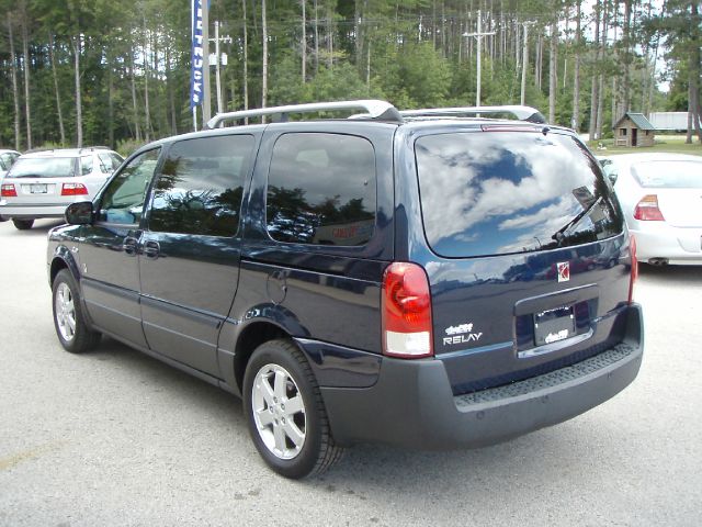 2005 Saturn Relay 2dr 3.8L Auto Track