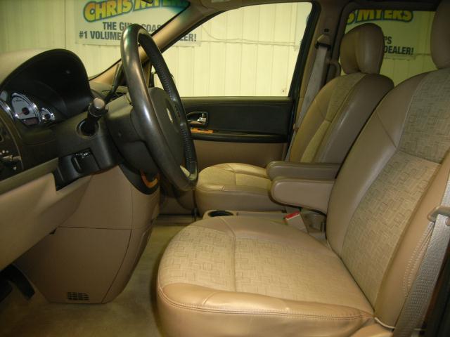 2005 Saturn Relay Unknown