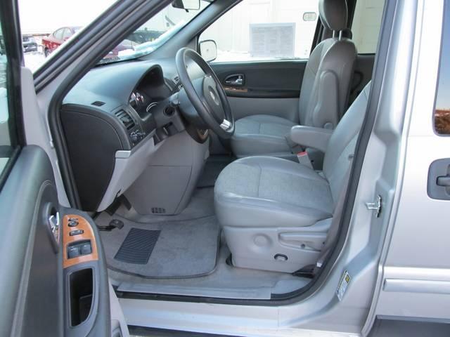 2005 Saturn Relay R/T Coupe