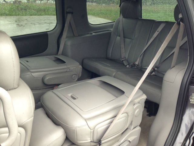 2006 Saturn Relay 2dr 3.8L Auto Track