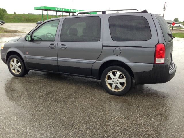 2006 Saturn Relay 2dr 3.8L Auto Track