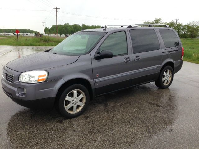 2006 Saturn Relay 2dr 3.8L Auto Track