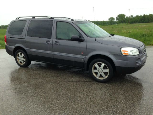 2006 Saturn Relay 2dr 3.8L Auto Track