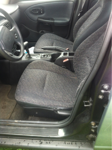 2002 Saturn SL Base S