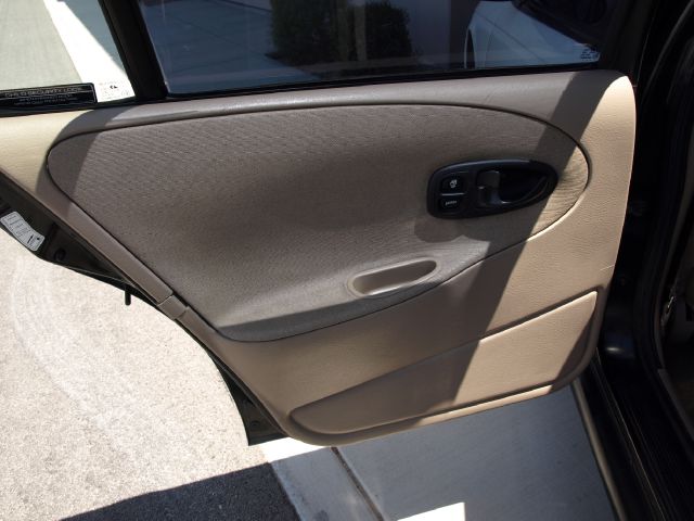 1998 Saturn S Series XLS