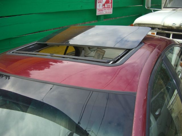 1998 Saturn S Series XLS