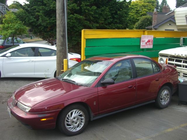 1998 Saturn S Series XLS