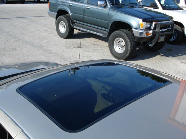 1999 Saturn S Series XLS