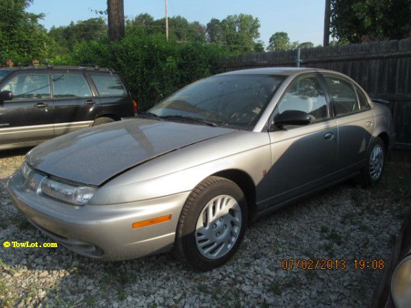 1999 Saturn S Series XLS