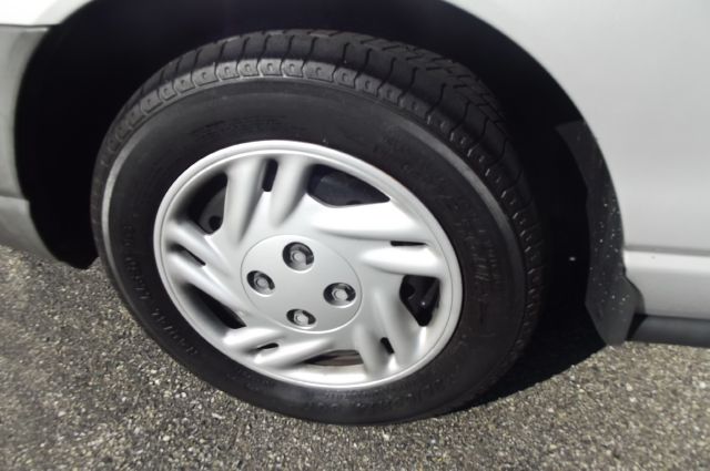 2000 Saturn S Series Ex-lnav 4WD