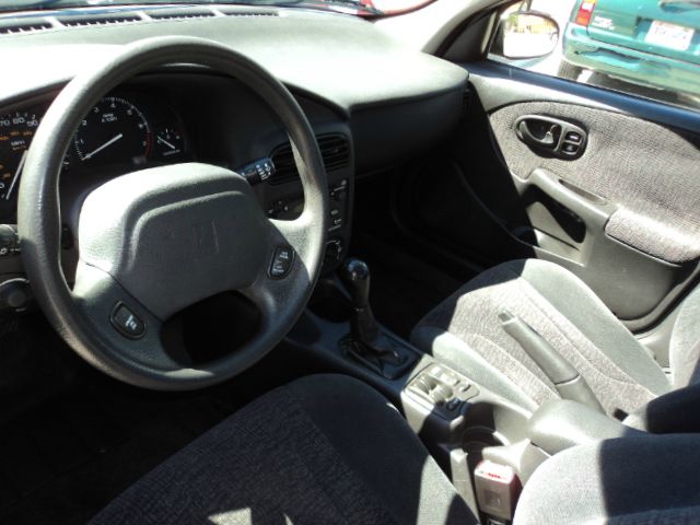 2002 Saturn S Series XLS