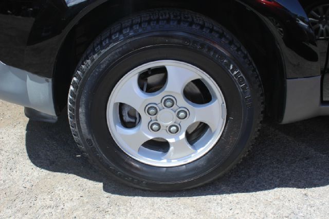 2003 Saturn VUE LS Flex Fuel 4x4 This Is One Of Our Best Bargains