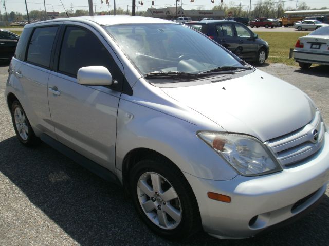 2005 Scion xA SEL W/roof